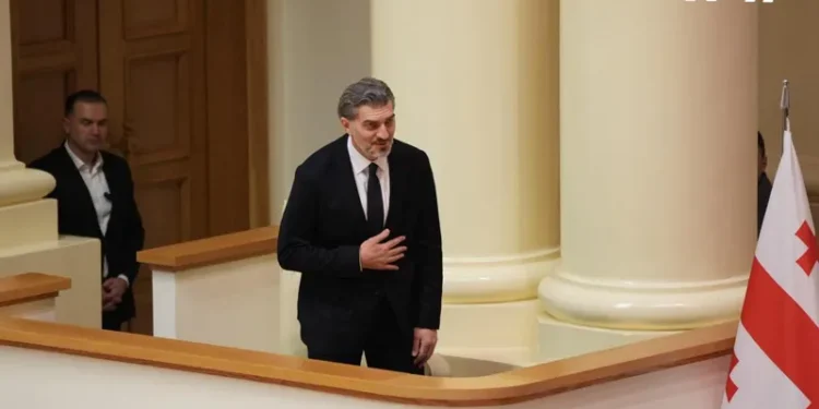 პარლამენტის სასახლეში მიხეილ ყაველაშვილის ინაუგურაცია მიმდინარეობს
