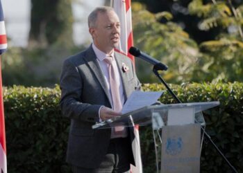 ჩვენმა საგარეო საქმეთა მდივანმა მკაფიოდ თქვა, რომ აღარ დავაფინანსებთ მთავრობას, სანამ დემოკრატიული უკუსვლა არ შეჩერდება; იგივე პოზიცია გვაქვს დღესაც – ბრიტანეთის ელჩი