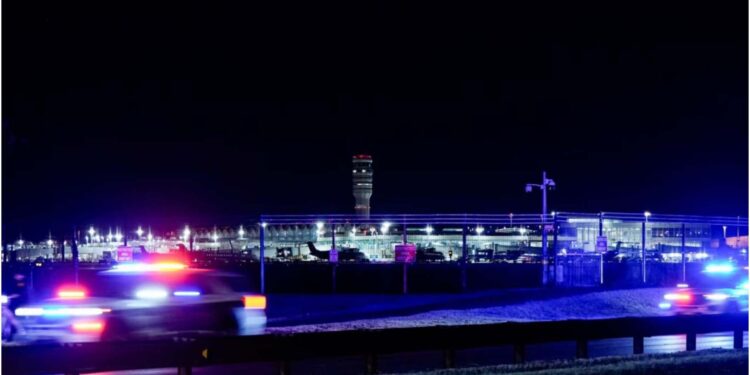 ვაშინგტონთან სამგზავრო თვითმფრინავი სამხედრო ვერტმფრენს შეეჯახა