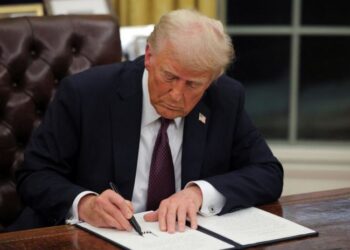 აშშ-ის მოქალაქეობის დაბადებით მოპოვების გაუქმების შესახებ ტრამპის ბრძანება მოსამართლემ დროებით შეაჩერა