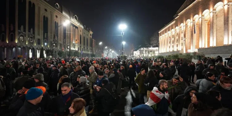 პარლამენტთან საპროტესტო აქცია განახლდა