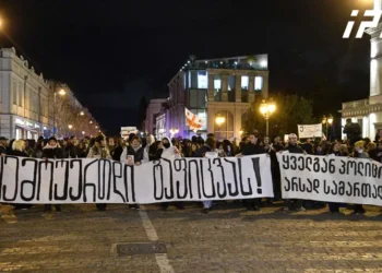“თეატრი და მაყურებელი ტირანიის წინააღმდეგ” – თბილისში მსახიობების მარში მიმდინარეობს