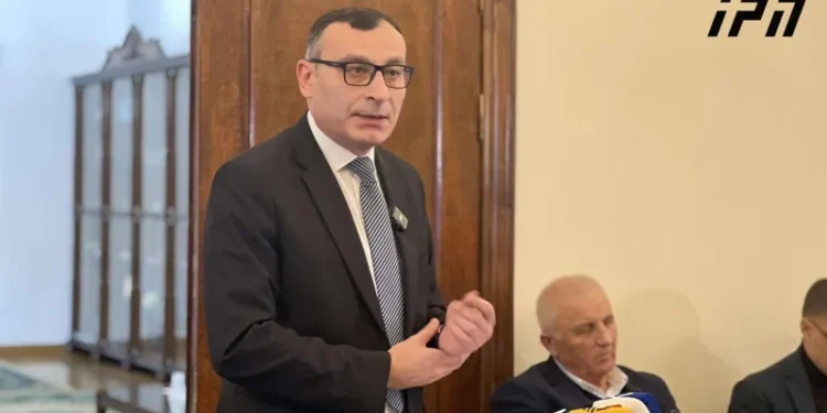 ბათუმის შოთა რუსთაველის სახელობის სახელმწიფო უნივერსიტეტის რექტორი ტიტე აროშიძე გახდა