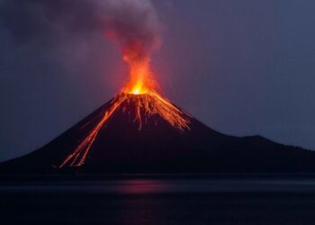 ვიდეო – ინდონეზიაში ვულკანი “იბუ” ამოიფრქვა