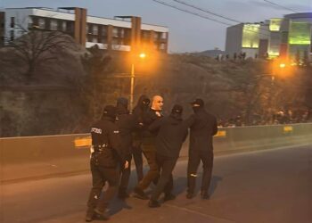 თბილისის გასასვლელში საპროტესტო აქციაზე ნიკა მელია, გიგი უგულავა და თენგო თევზაძე დააკავეს