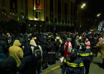 რუსთაველის გამზირზე საპროტესტო აქცია გრძელდება – გადაკეტილია საავტომობილო მოძრაობა