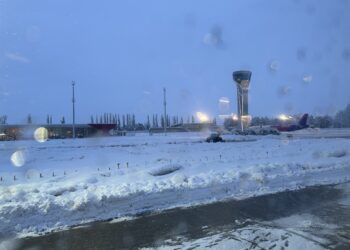 ქუთაისის აეროპორტში უამინდობის გამო ფრენები შეფერხდა