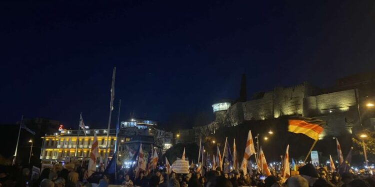 თბილისში მასშტაბური საპროტესტო აქცია – “არა რუსულ დიქტატურას” იმართება