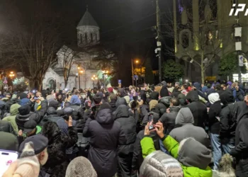 რუსთაველის გამზირზე საპროტესტო აქცია განახლდა – საავტომობილო გზა გადაკეტილია