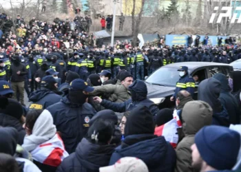 თბილისის გასასვლელთან, ავტომაგისტრალზე პროტესტის მონაწილეებსა და პოლიციას შორის დაპირისპირება იყო