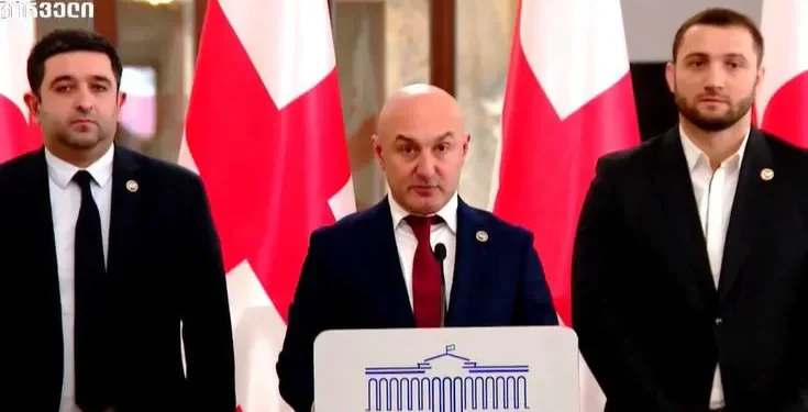 „ქართული ოცნების“ სამი დეპუტატი საპარლამენტო უმრავლესობას ტოვებს, ისინი პარლამენტში ოპოზიციის სტატუსით გააგრძელებენ მუშაობას