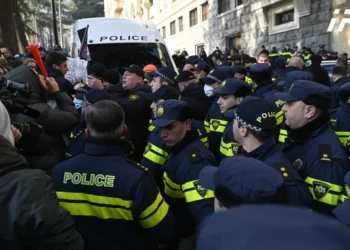 პარლამენტთან პოლიციელებსა და აქციის მონაწილეებს შორის დაპირისპირება იყო