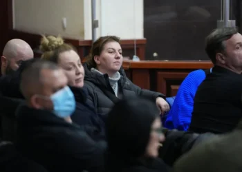 ქუთაისის საქალაქო სასამართლომ 9 პირი, მათ შორის ნინო ქათამაძე, ლადო აფხაზავა, მაია ცირამუა და ჟურნალისტები სამართალდამრღვევად ცნო და 5000-5000 – ლარიანი ჯარიმა დააკისრა