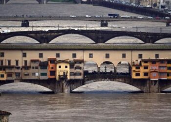 იტალიაში წყალდიდობას ებრძვიან, გამოცხადდა განგაშის უმაღლესი, წითელი დონე