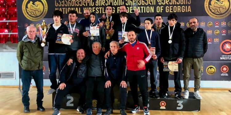 გუნდური პირველი ადგილი და ორი ჩემპიონი – ოზურგეთელი მოჭიდავეების წარმატება