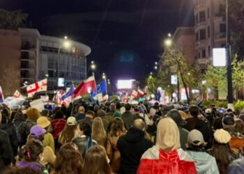 რესპუბლიკის მოედნიდან რეფერენდუმის დღისადმი მიძღვნილი მსვლელობა დაიწყო