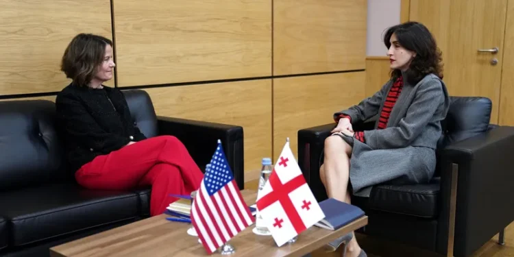 საელჩო – ელჩმა მაკა ბოჭორიშვილს გააცნო პრეზიდენტ ტრამპისა და მარკო რუბიოს მთავარი პრიორიტეტები, ასევე, ნაბიჯები, რომელიც საქართველოს შეუძლია გადადგას, რათა აჩვენოს აშშ-სთან ურთიერთობის გაუმჯობესებისადმი სერიოზული დამოკიდებულება