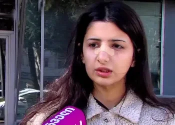 „კრაბ კოფის“ ერთ-ერთი დამფუძნებელი – ჩვენს სახლთან თავს დაგვესხა ერთი ადამიანი – ქრისტის მუცელში მიარტყა ფეხები, მე ხელი ცხვირში ჩამარტყა, ცხვირი მაქვს გატეხილი