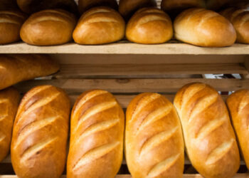 პური გაძვირდა – მომხმარებლებს დახლებზე ფასები 11-16%-ით გაზრდილი დახვდათ