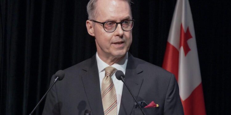 ფიშერი: საქართველო დაახლოების ნაცვლად, შორდება ევროკავშირს