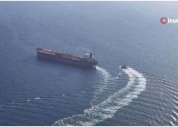 სტამბოლის სანაპიროსთან ერთმანეთს სატვირთო გემები შეეჯახა