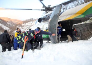 სასაზღვრო პოლიციის ვერტმფრენით, მეხანძრე-მაშველებმა გურიის ერთ-ერთი სოფლიდან, ადგილობრივი სამედიცინო დაწესებულებაში გადაიყვანეს