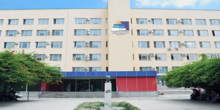 როგორია კორპუსიდან გადმოვარდნილი ბავშვის ჯანმრთელობის მდგომარეობა