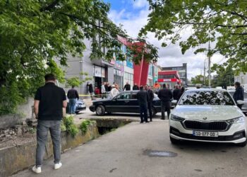 არსებული ინფორმაციით, მამა-შვილს მოვაჭრემ ესროლა