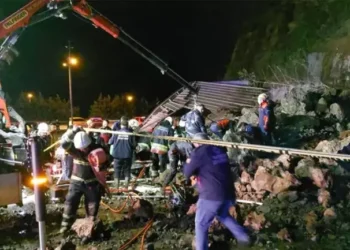 თურქეთში მეწყერს 35 წლის მამაკაცი და მისი 5 და 7 წლის შვილები ემსხვერპლნენ