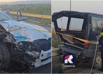 ვიდეო – ერთმანეთს ორი მანქანა დაეჯახა – ავარია თბილისი-რუსთავის ავტობანზე