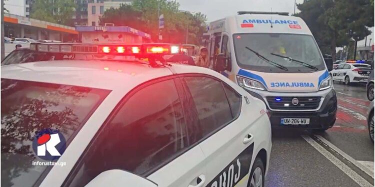 რუსთავში ზებრა გადასასვლელზე ქალს ავტომობილი დაეჯახა [+video]