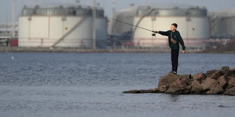 ტრამპის ტარიფებმა შესაძლოა შეამციროს ნავთობის ფასები, რაც გავლენას მოახდენს რუსეთზე
