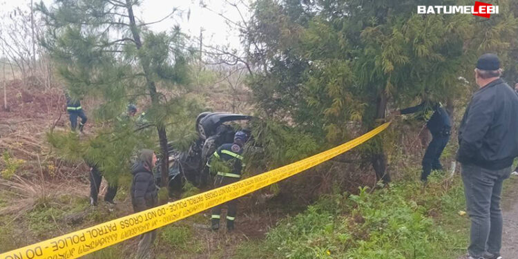 ქობულეთში ორი ავტომანქანის შეჯახების შედეგად ერთი გზიდან გადავარდა