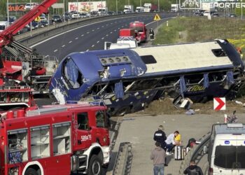 პოლონეთში სამგზავრო ავტობუსი გადატრიალდა – არიან დაშავებულები