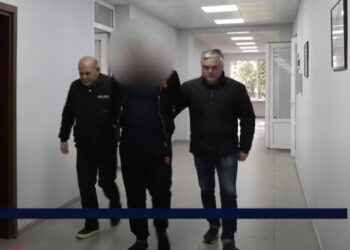 აჭარის პოლიციამ ჯგუფურად ჩადენილი გამოძალვისა და იძულების ბრალდებით სამი პირი დააკავა