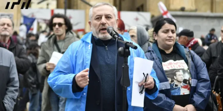 ზვიად ცეცხლაძის მამა – პოლიტპატიმრების ოჯახების პირველი აქცია შედგა – 9 აპრილის მემორიალი დავიცავით რუსული რეჟიმისგან და ჩინოვნიკებს არ მივეცით უფლება, მოსულიყვნენ ფარისევლურად და ყვავილები მოეტანათ