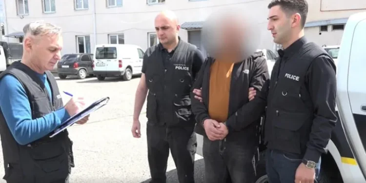 პროკურატურამ ბრალი წაუყენა კაცს, რომელმაც მამა-შვილი მოკლა