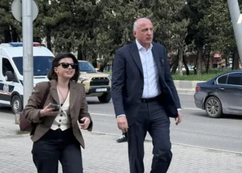 ბადრი ჯაფარიძე თბილისის პროკურატურაში მივიდა – მას ამ წუთებში ბრალდებას ოფიციალურად აცნობენ