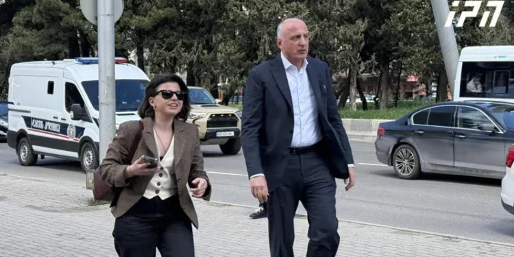 ბადრი ჯაფარიძე თბილისის პროკურატურაში მივიდა – მას ამ წუთებში ბრალდებას ოფიციალურად აცნობენ