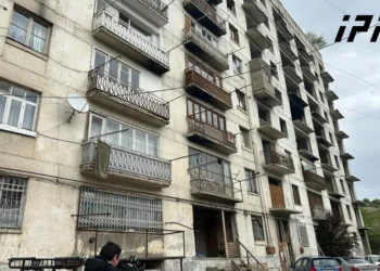 მერია – შემთხვევა მოხდა “ტიტანიკის” კორპუსის სახურავზე, სადაც მოზარდი, თანატოლებთან ერთად, სკეიტბორდით იმყოფებოდა და შახტში ჩავარდა