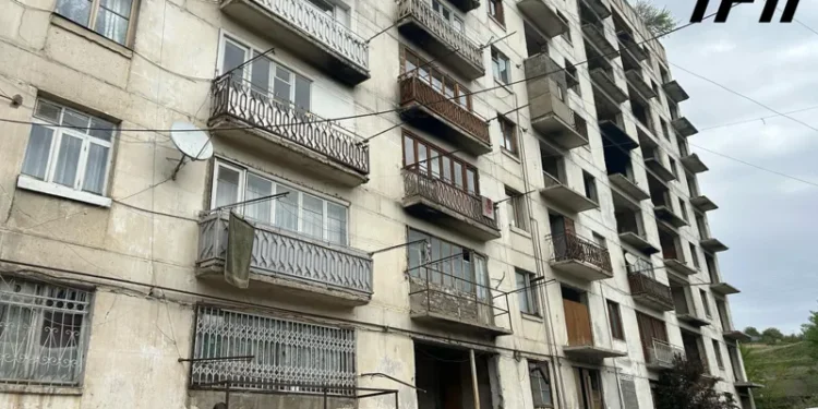 მერია – შემთხვევა მოხდა “ტიტანიკის” კორპუსის სახურავზე, სადაც მოზარდი, თანატოლებთან ერთად, სკეიტბორდით იმყოფებოდა და შახტში ჩავარდა