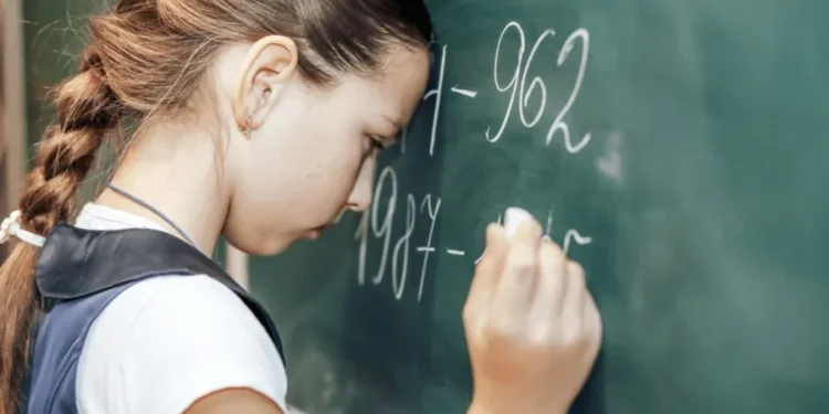 “მათემატიკა მოსწავლეს ხშირად ამ პრობლემის გამო უჭირს, მშობელი კი ფიქრობს, რომ უნიჭოა” – როგორ უნდა გაუუმჯობესოთ ბავშვს მათემატიკური უნარები