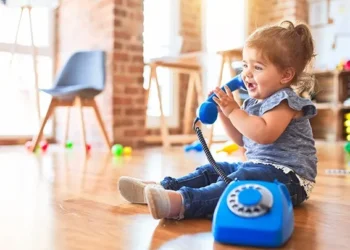 “ორი წლისთვის 200-მდე სიტყაა, სამი წლისთვის კი -1000-მდე” – როდის სჭირდება ბავშვს დახმარება მეტყველებაში და რომელ ასაკში რა ითვლება ნორმად