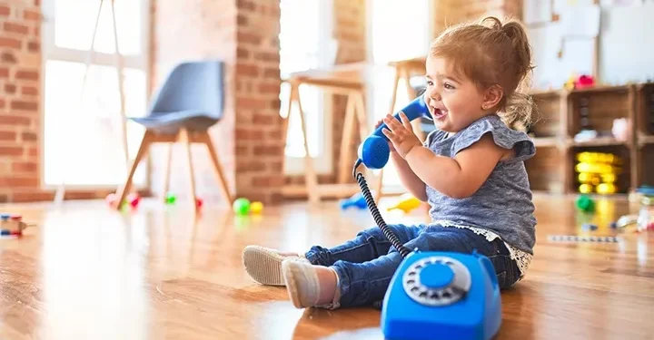 “ორი წლისთვის 200-მდე სიტყაა, სამი წლისთვის კი -1000-მდე” – როდის სჭირდება ბავშვს დახმარება მეტყველებაში და რომელ ასაკში რა ითვლება ნორმად