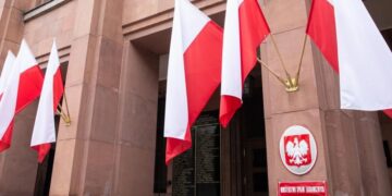 პოლონეთის საელჩო თავის მოქალაქეებს ბათუმში უძრავ ქონებაში ინვესტირებისას სიფრთხილისკენ მოუწოდებს