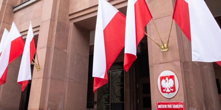 პოლონეთის საელჩო თავის მოქალაქეებს ბათუმში უძრავ ქონებაში ინვესტირებისას სიფრთხილისკენ მოუწოდებს