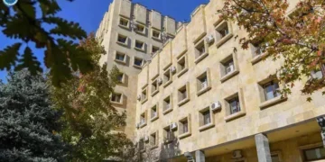 პროკურატურამ 7 წლის ბავშვის მიმართ ძალადობის ფაქტზე დედას და ბებიას ბრალდება წარუდგინა