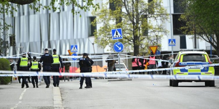 შვედეთში სროლის შედეგად 3 ადამიანი დაიღუპა, თავდამსხმელი შემთხვევის ადგილიდან მიიმალა