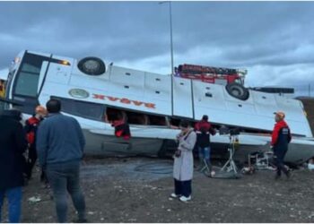 თურქეთში სამგზავრო ავტობუსი გადატრიალდა – არის მსხვერპლი