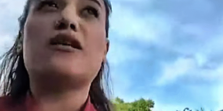 “ტვ პირველის” ინფორმაციით, გიორგი შინჯიკაშვილის მამა ჟურნალისტს ფიზიკურად გაუსწორდა – გაიტაცა ტელევიზიის კამერა და მობილური ტელეფონი